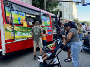 The line at a food truck