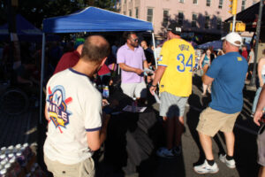 Johnny Damon talking to fans