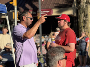 Johnny Damon and Steve Kline talking to each other